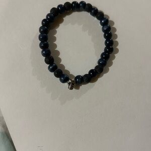 NEW Small shop handmade blue & Black Beaded Bracelet with Skull Charm
